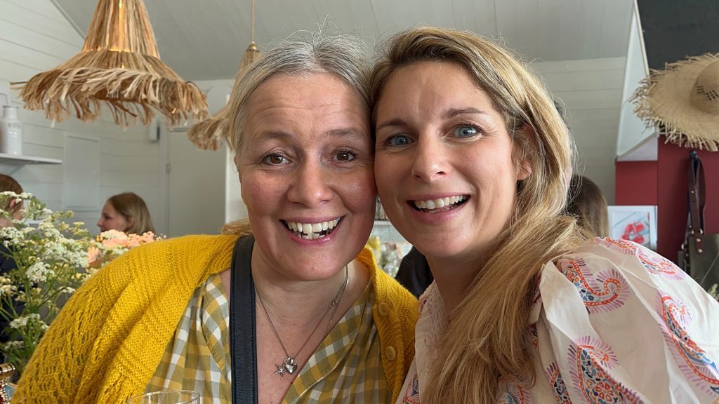 Bra för hela hamnen, tyckte Linda Letelier Hansson från Lindas Fingermat och gav Nicolina Lydén en grattiskram.