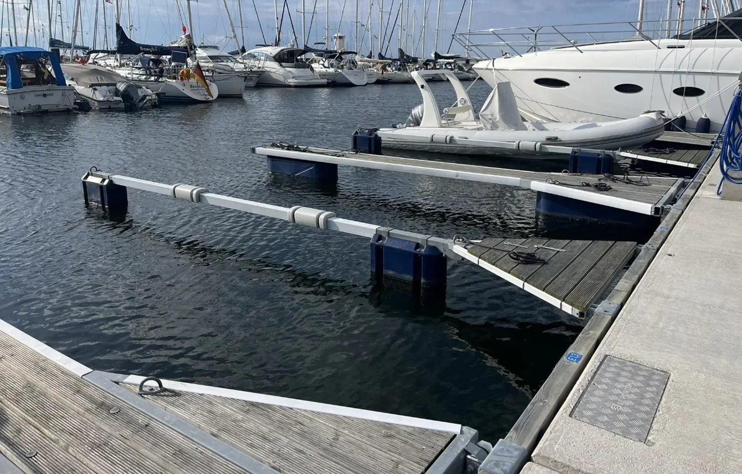 Brygga E börjar tömmas inför den stora tävlingen.