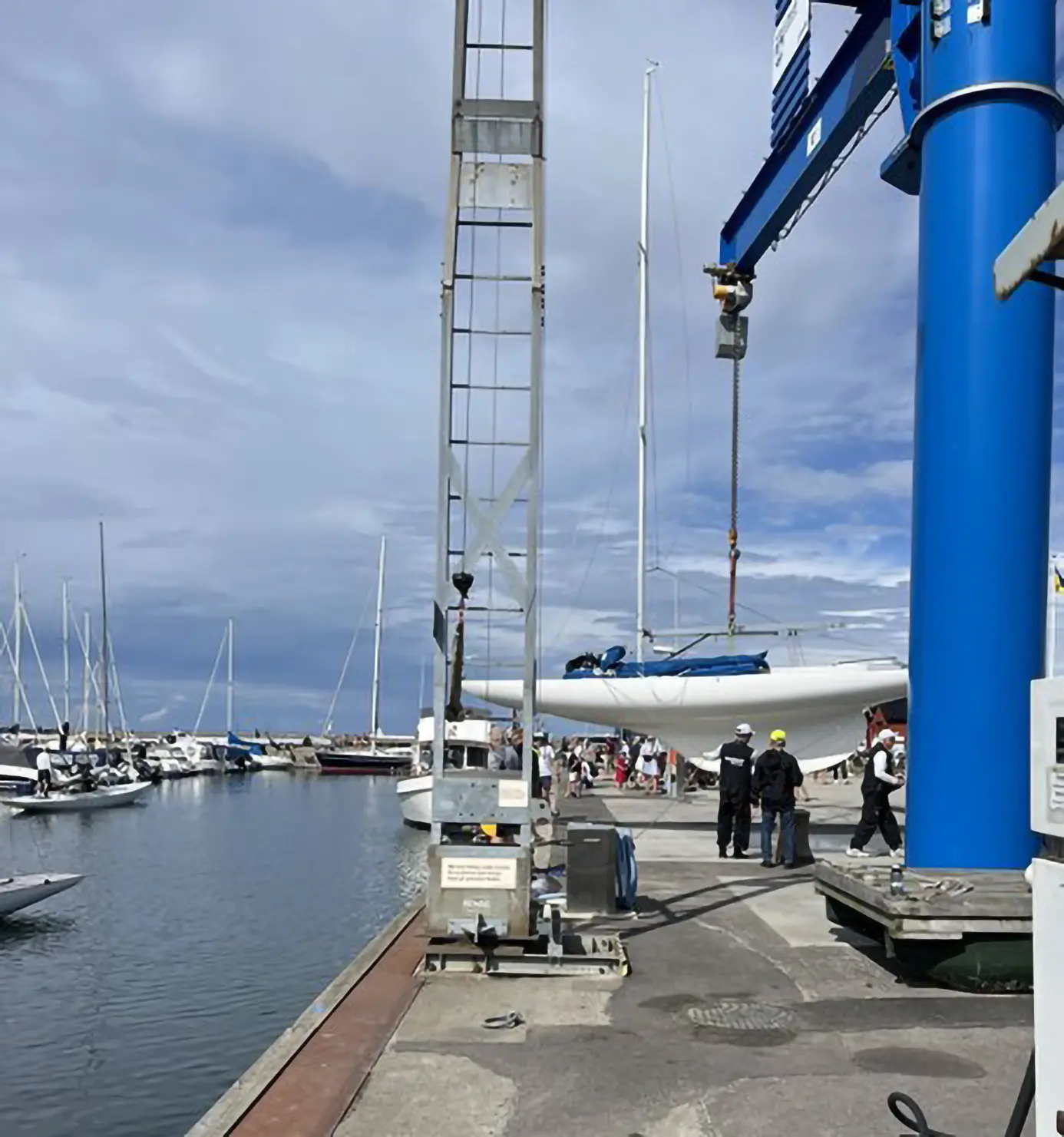 Det fanns vissa våndor för den upptagningen av så många båtar på en gång men den blev snabb och effektiv.