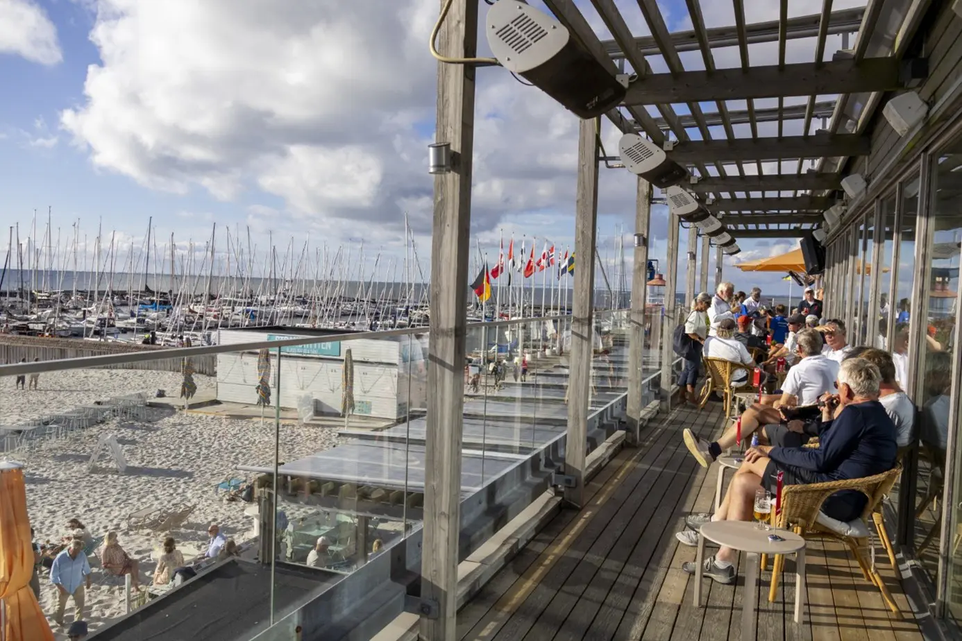 After sail på Badhytten (Foto: Max Klintman för Skanörs Båtklubb).