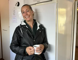 Jennie Frank Bergman minns hur Skanörs Båtklubb var samlingspunkten när hon var barn och hon skulle gärna återuppliva den tiden med hygge och stora seglingar. -Men min generation slåss mot så mycket annat, säger hon.
